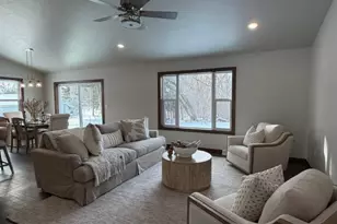 1921 Lone Grove Ave, Green Bay, WI 54303 - Photo 5