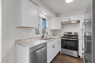 2871 S Broadway, Green Bay, WI 54304 - Photo 15