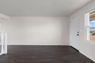 2871 S Broadway, Green Bay, WI 54304 - Photo 11