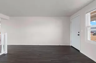 2871 S Broadway, Green Bay, WI 54304 - Photo 11