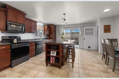 719 W 8th Avenue, Oshkosh, WI 54902 - Photo 7