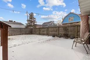 719 W 8th Ave, Oshkosh, WI 54902 - Photo 39