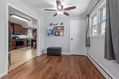 719 W 8th Avenue, Oshkosh, WI 54902 - Photo 11