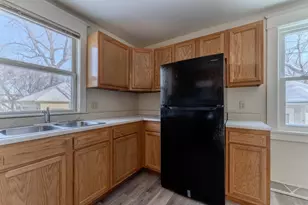 630 Jackson St, Oshkosh, WI 54901 - Photo 9