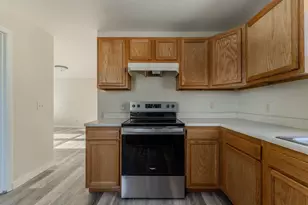 630 Jackson St, Oshkosh, WI 54901 - Photo 7