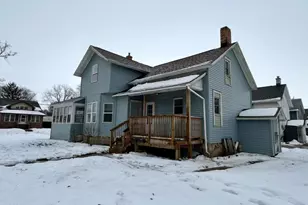 402 W 14th Ave, Oshkosh, WI 54902 - Photo 3