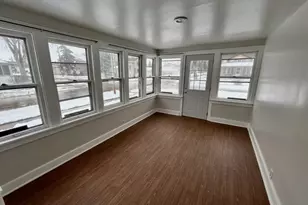 402 W 14th Ave, Oshkosh, WI 54902 - Photo 5