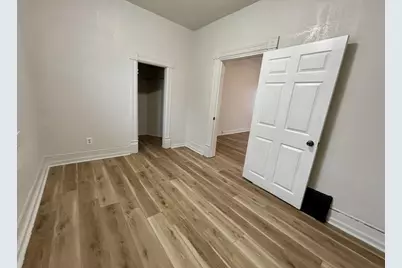 402 W 14th Avenue, Oshkosh, WI 54902 - Photo 9