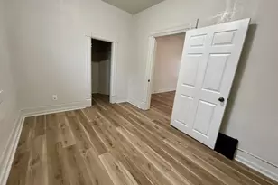 402 W 14th Ave, Oshkosh, WI 54902 - Photo 9