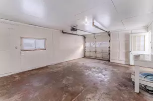 1327 Monroe St, Oshkosh, WI 54901 - Photo 21