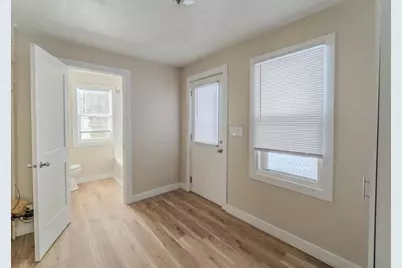 1327 Monroe Street, Oshkosh, WI 54901 - Photo 9