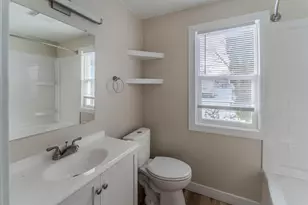 1327 Monroe St, Oshkosh, WI 54901 - Photo 11