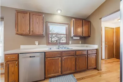 1253 Meadowview Drive, Menasha, WI 54952 - Photo 7