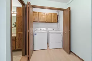 1035 S West Ct, Appleton, WI 54915 - Photo 9