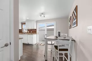 505 Bluebird Ln, Green Bay, WI 54303 - Photo 7