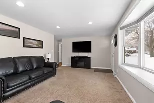 505 Bluebird Ln, Green Bay, WI 54303 - Photo 5