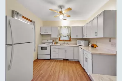 1262 S Quincy Street, Green Bay, WI 54301 - Photo 3