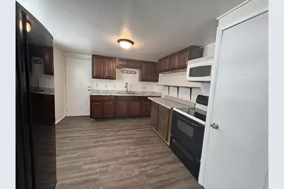 1028 Stuart Street, Green Bay, WI 54301 - Photo 5