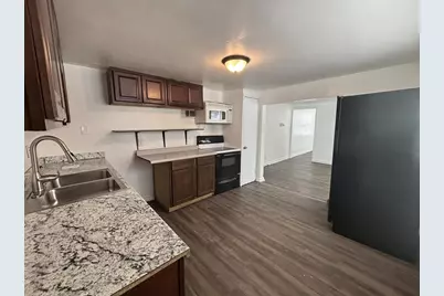 1028 Stuart Street, Green Bay, WI 54301 - Photo 7