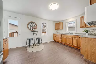 1852 McCurdy Street, Oshkosh, WI 54902 - Photo 5