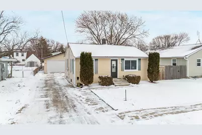 1852 McCurdy Street, Oshkosh, WI 54902 - Photo 1
