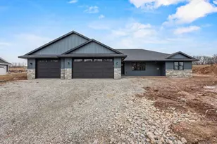 3382 Largo Ridge Ct, Green Bay, WI 54311 - Photo 1