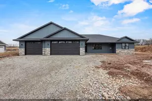 3382 Largo Ridge Ct, Green Bay, WI 54311 - Photo 1