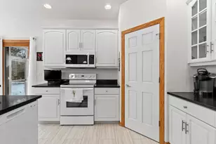 2875 Bristol Mountain Trail, Green Bay, WI 54313 - Photo 7