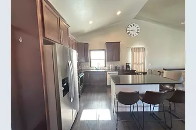 432 S Country Lane, Fond du Lac, WI 54937 - Photo 3