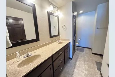 432 S Country Lane, Fond du Lac, WI 54937 - Photo 9