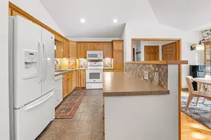 N96W14141 Knollcrest Cir, Germantown, WI 53022 - Photo 9