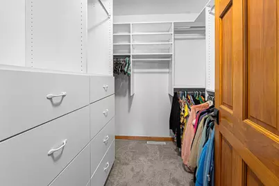 N96W14141 Knollcrest Circle, Germantown, WI 53022 - Photo 13