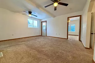 926 Eastman St, Oshkosh, WI 54901 - Photo 3