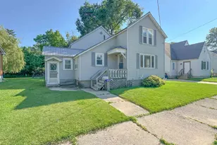 1113 38th Ave, Menominee, MI 49858 - Photo 1