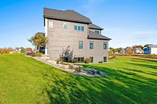 2011 Labyrinth Ln, De Pere, WI 54115 - Photo 79