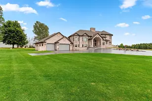 2315 Silveridge Dr, Manitowoc, WI 54220 - Photo 53