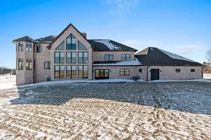 2315 Silveridge Dr, Manitowoc, WI 54220 - Photo 3