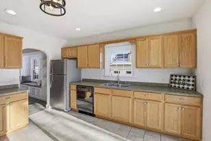 1123 9th St, Green Bay, WI 54304 - Photo 9