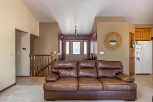 421 Fawnwood Ct, Wrightstown, WI 54180 - Photo 9