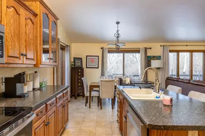 421 Fawnwood Court, Wrightstown, WI 54180 - Photo 15