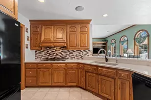 2817 Brook Hills Dr, Green Bay, WI 54313 - Photo 27