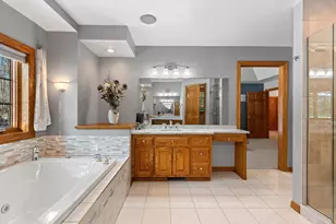 2817 Brook Hills Dr, Green Bay, WI 54313 - Photo 37