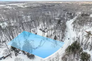 2817 Brook Hills Dr, Green Bay, WI 54313 - Photo 3