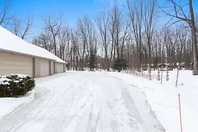 2817 Brook Hills Drive, Green Bay, WI 54313 - Photo 85