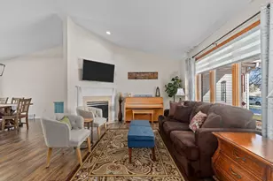 W5609 Jochmann Dr, Appleton, WI 54915 - Photo 5