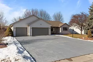 W5609 Jochmann Dr, Appleton, WI 54915 - Photo 3