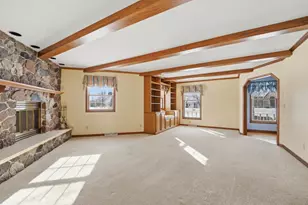 909 Country Club Ln, Fond du Lac, WI 54935 - Photo 11