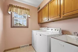 909 Country Club Ln, Fond du Lac, WI 54935 - Photo 31