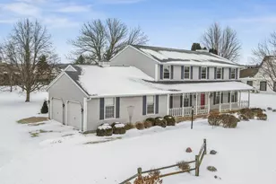 909 Country Club Ln, Fond du Lac, WI 54935 - Photo 1