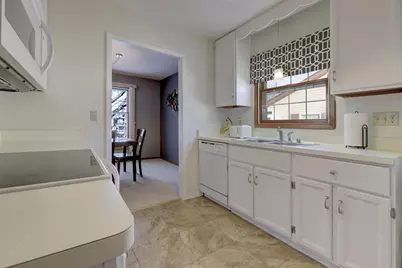 546 W Smith Avenue, Oshkosh, WI 54901 - Photo 11